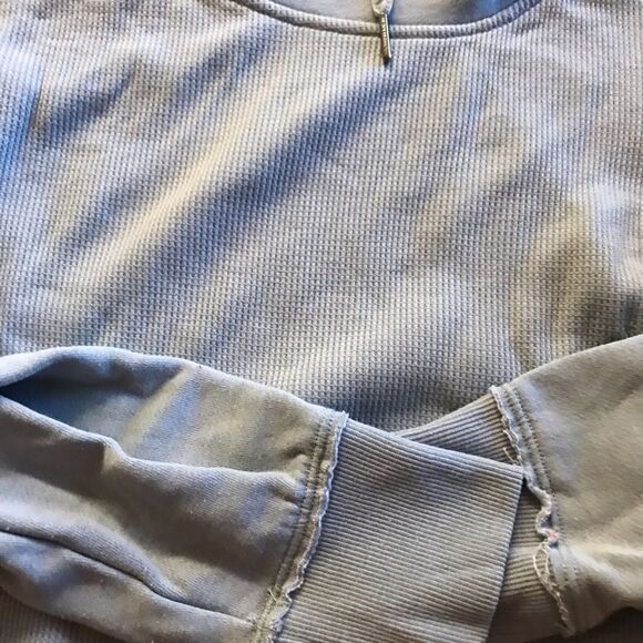 Calvin Klein size medium light blue sweatshirt excellent condition - Picture 1 of 3